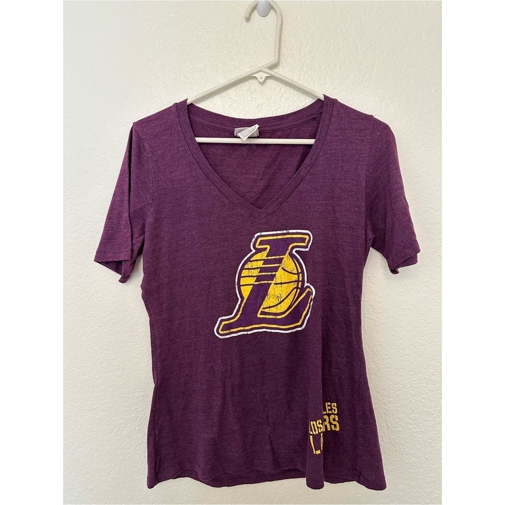 NBA Los Angeles Lakers T-Shirt Women XL Purple Excellent Distressed V-Neck Tee - Picture 2 of 6